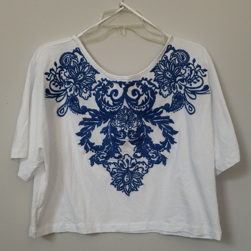 Mango Top Womens L Blue Direct Embroidery Crop Tee Beachy Boho Casual Resortwear
